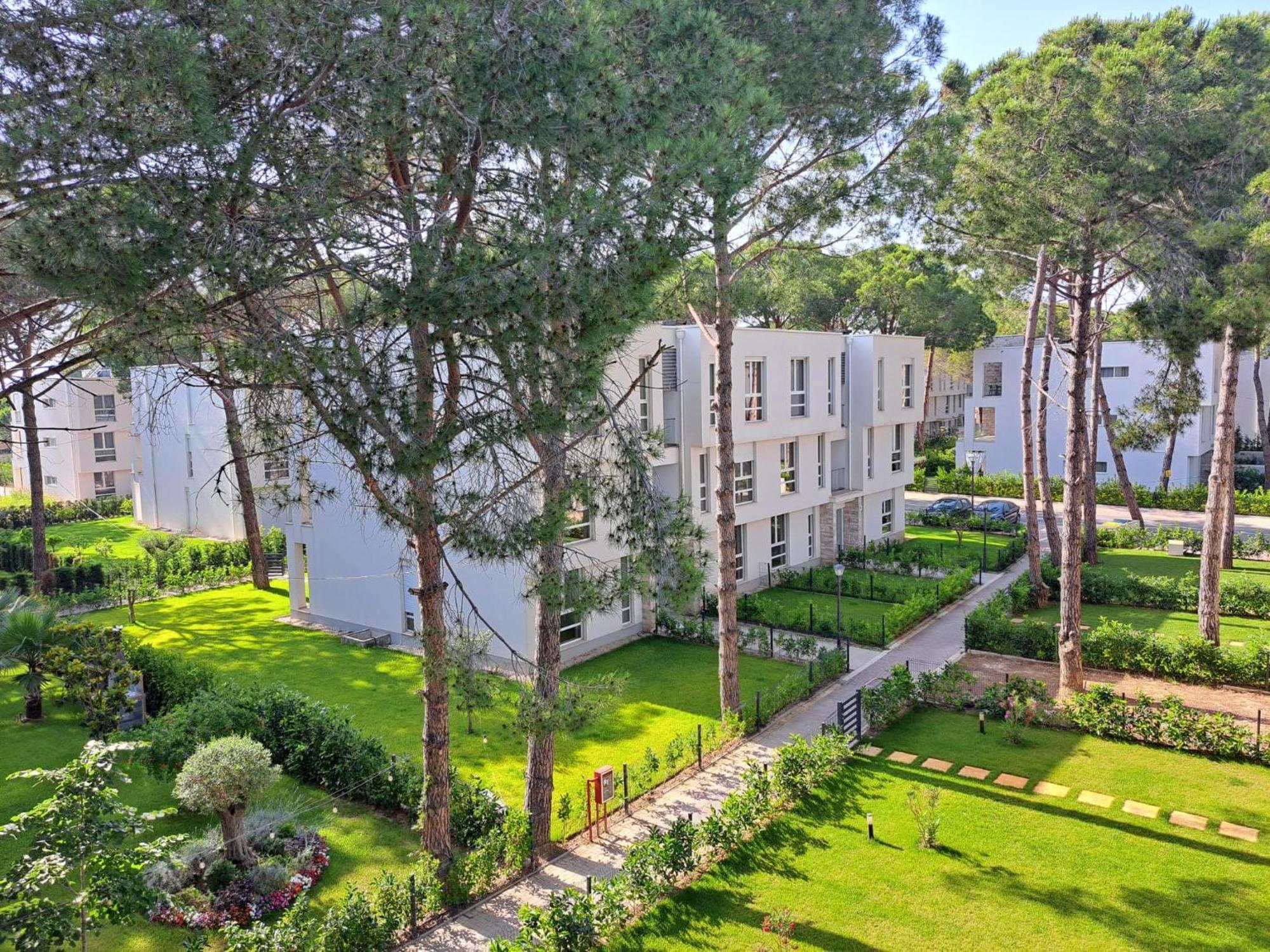 M&E Premium Apartments - San Pietro Durrës Buitenkant foto